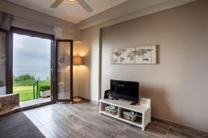 Mola Kaliva Sea View, 100M From The Beach! Exterior photo