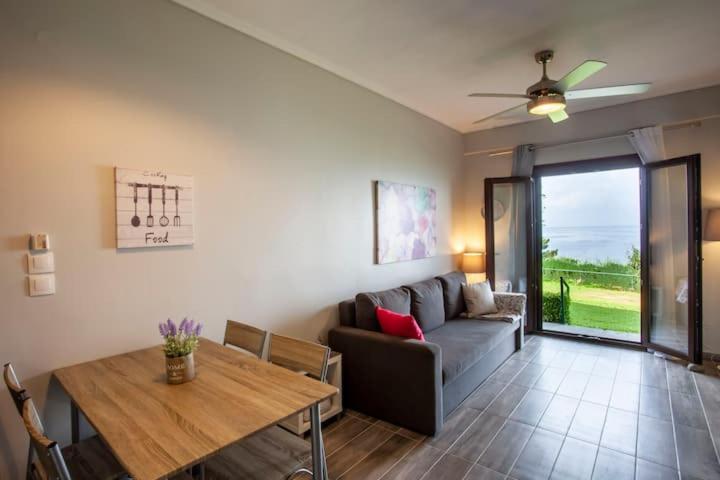 Mola Kaliva Sea View, 100M From The Beach! Exterior photo