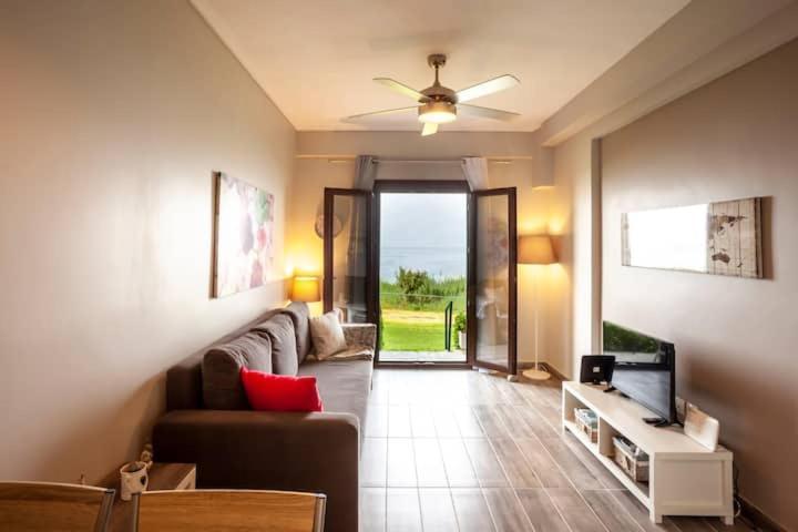 Mola Kaliva Sea View, 100M From The Beach! Exterior photo