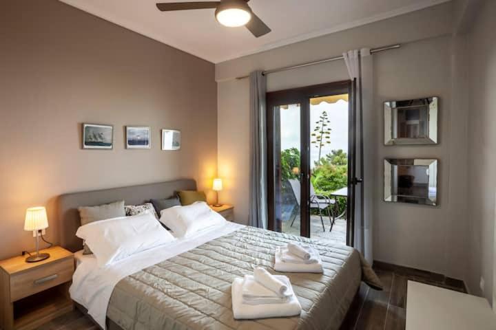 Mola Kaliva Sea View, 100M From The Beach! Room photo